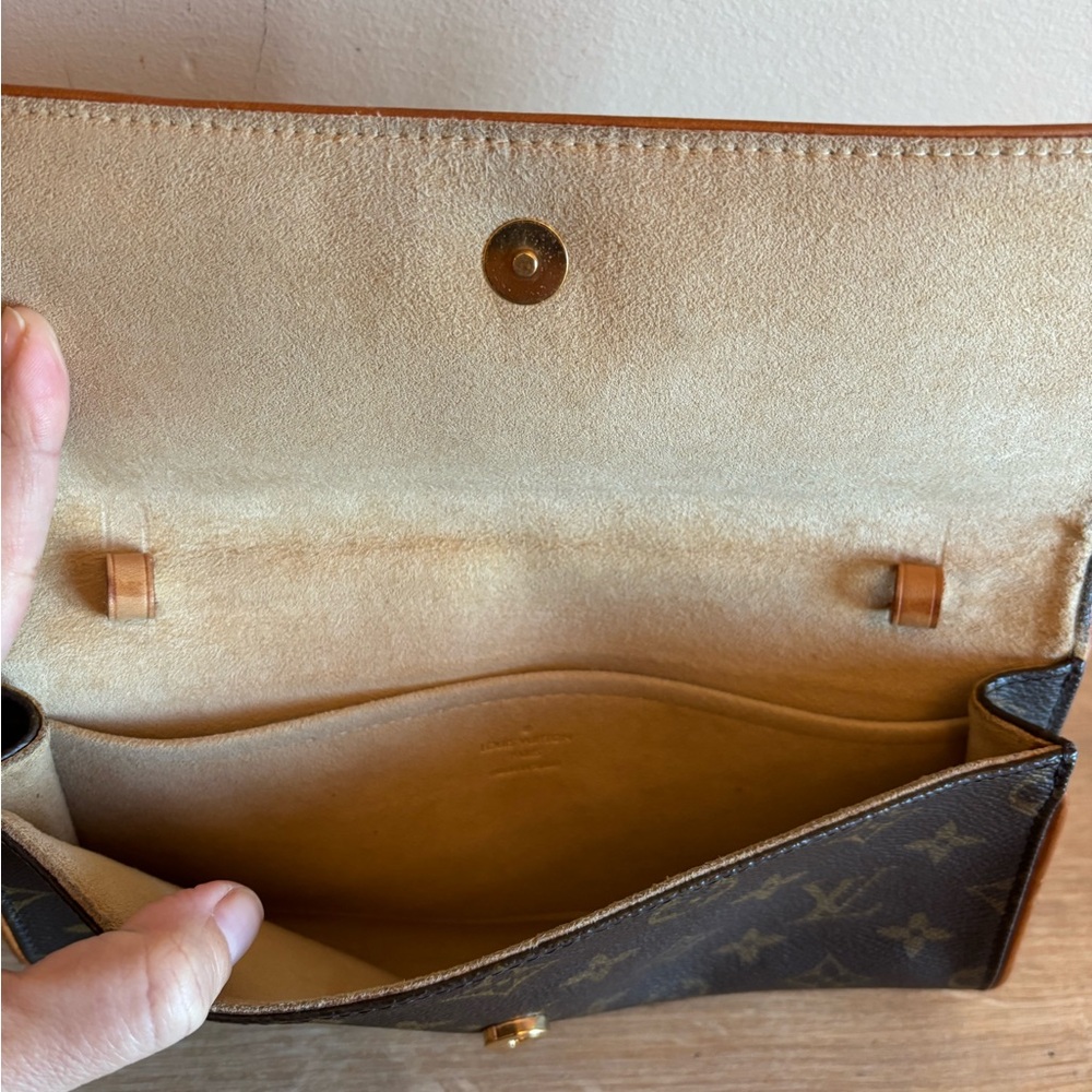 Authentic clutch monogram - Picture 8 of 10